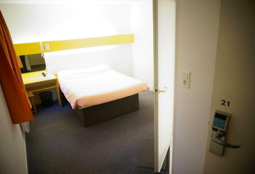 غرفة قياسية لذوى الاحتياجات الخاصة, Quick Palace Anglet