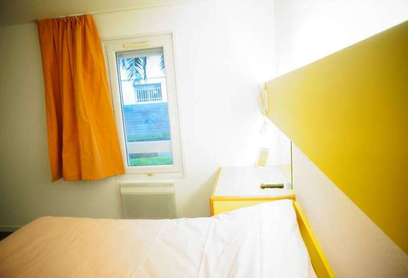 غرفة قياسية لذوى الاحتياجات الخاصة, Quick Palace Anglet