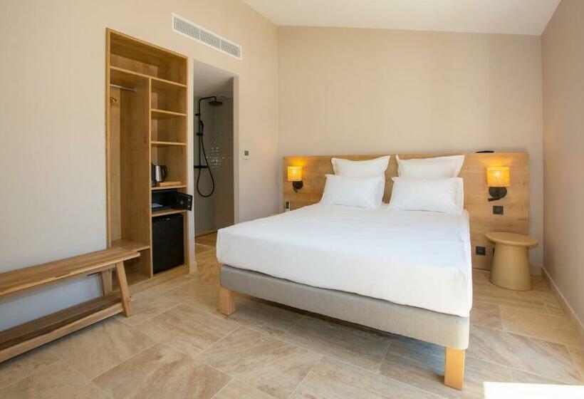 Номер Стандарт, Hôtel L Escalet