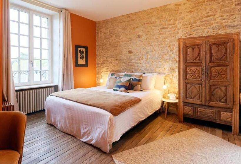 غرفة كومفورت ثلاثية, Ty Mad