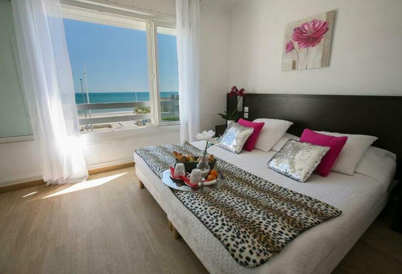 オーシャンビュースーペリアールーム, Le Grand Large Bord De Mer Hotel & Appartements