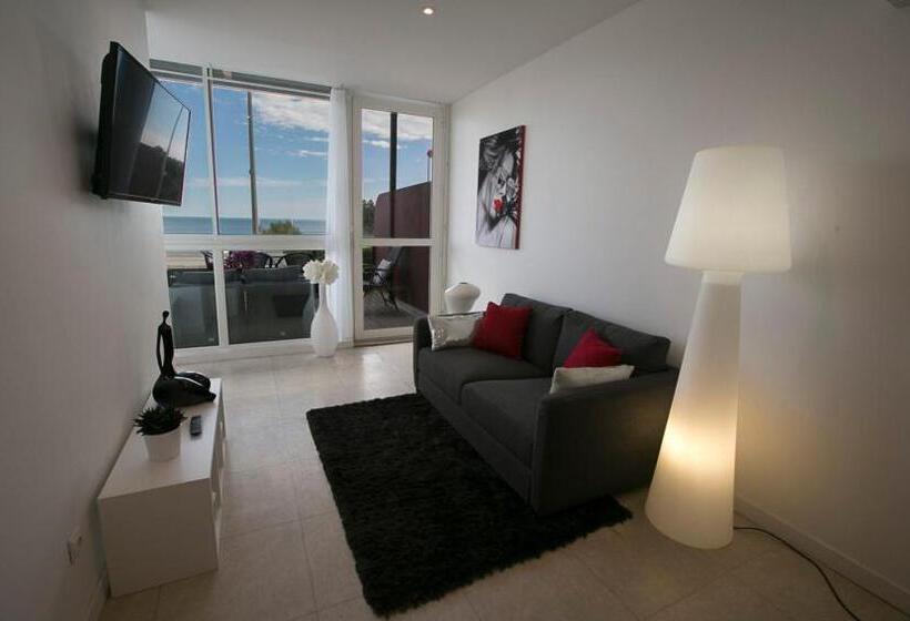 شقة غرفة نوم واحدة مزودة بتراس مطلة على البحر, Le Grand Large Bord De Mer Hotel & Appartements