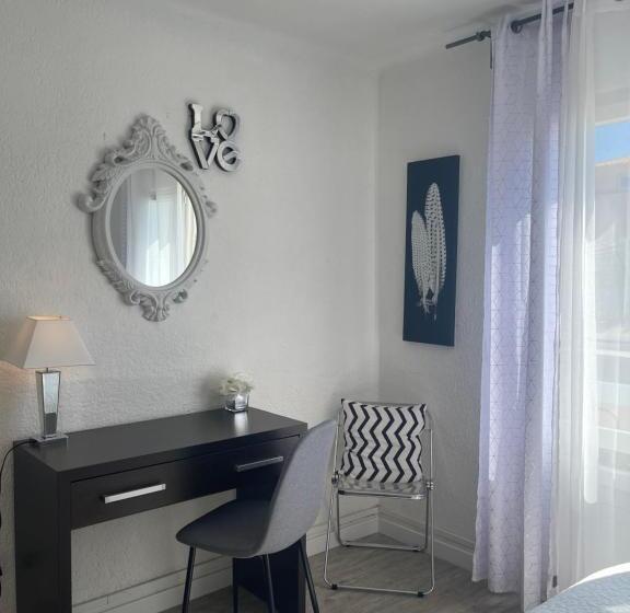 オーシャンビュースタンダードルーム, Le Grand Large Bord De Mer Hotel & Appartements