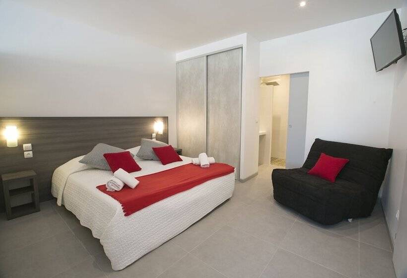 غرفة قياسية مطلّة علي البحر مزوَّدة بتراس, Le Grand Large Bord De Mer Hotel & Appartements