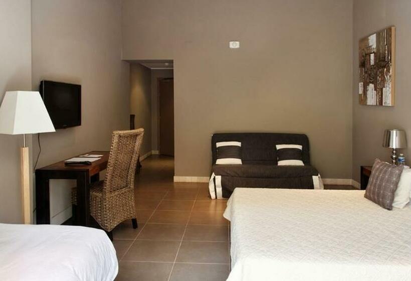 סוויטה, L Hotellerie Kouros