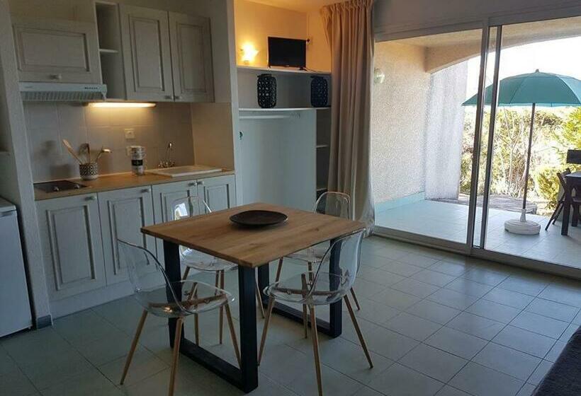 スタンダードスタジオ, Résidence Costa D'oru