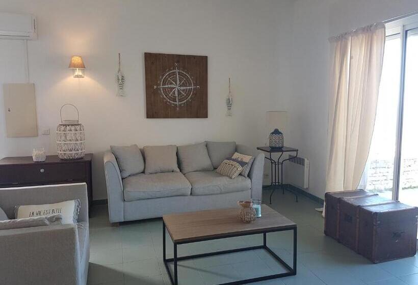 سوییت, Résidence Costa D'oru