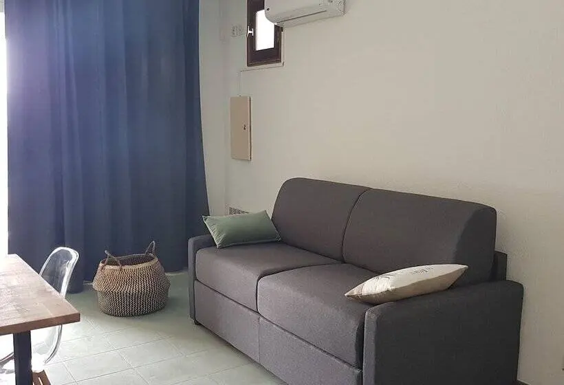 استودیوی استاندارد, Résidence Costa D'oru