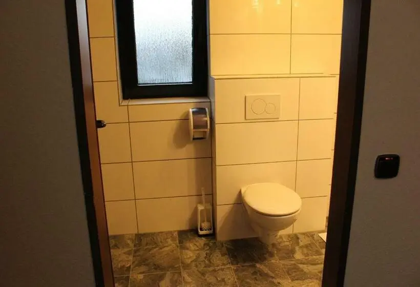 اتاق استاندارد یک نفره, Airport Hotel Zum Taubengrund