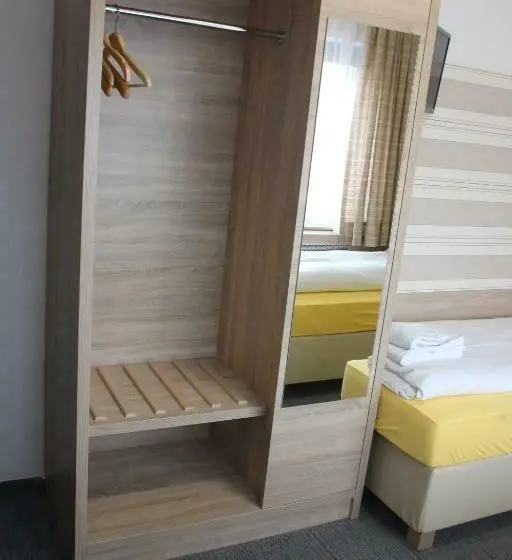اتاق استاندارد یک نفره, Airport Hotel Zum Taubengrund