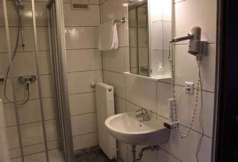اتاق خانوادگی, Airport Hotel Zum Taubengrund