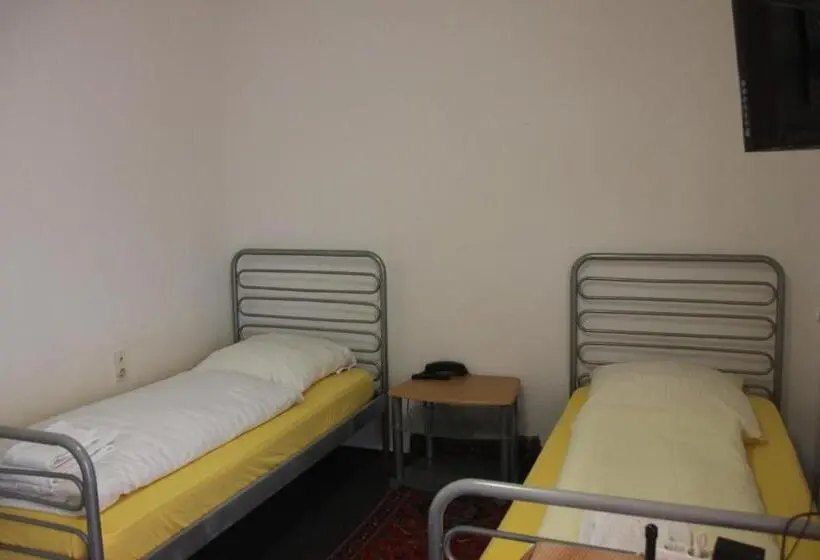 اتاق استاندارد با سرویس بهداشتی مشترک, Airport Hotel Zum Taubengrund
