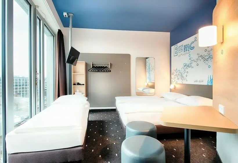 Standard Kolmen Hengen Huone, B&b Hotel Ulm