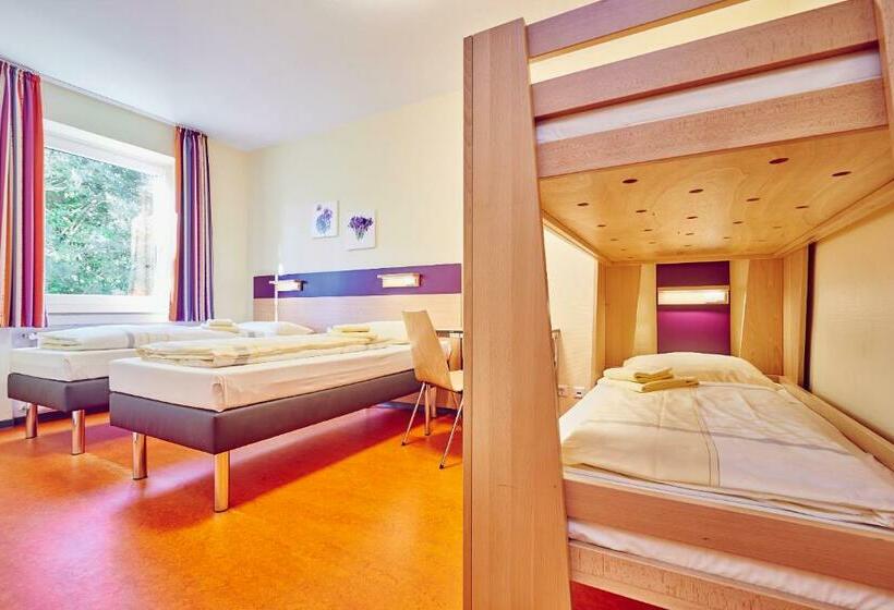 חדר סטנדרטי לארבעה עם חדר אמבטיה משותף, Djh Jugendherberge Hagen