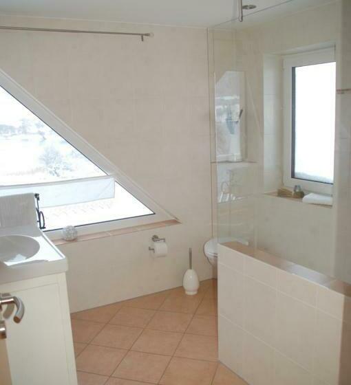 バルコニー付き１ベッドルームアパートメント, Ferienwohnungen Cafe Maarblick