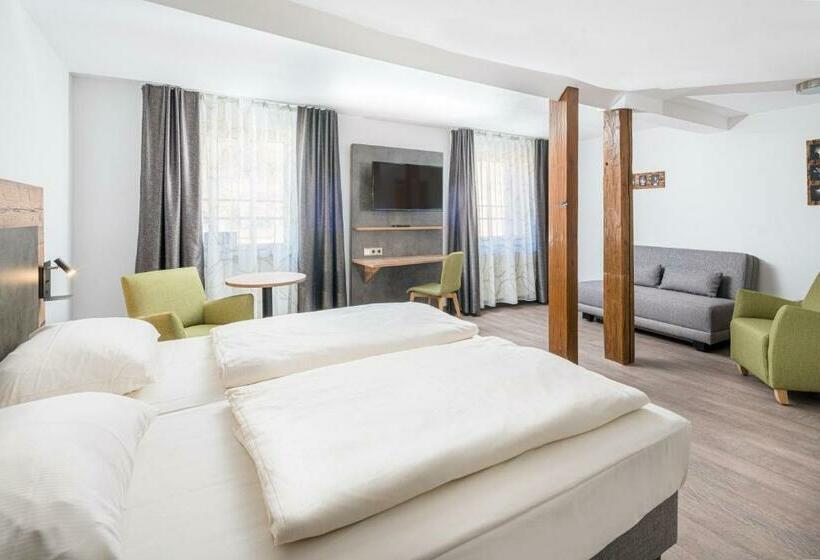 اتاق استاندارد, Cafe Adler