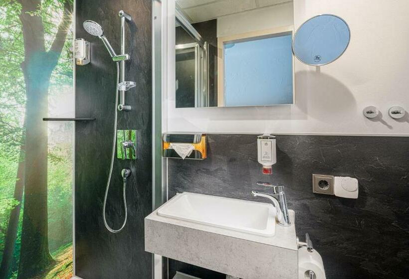 اتاق استاندارد, Cafe Adler