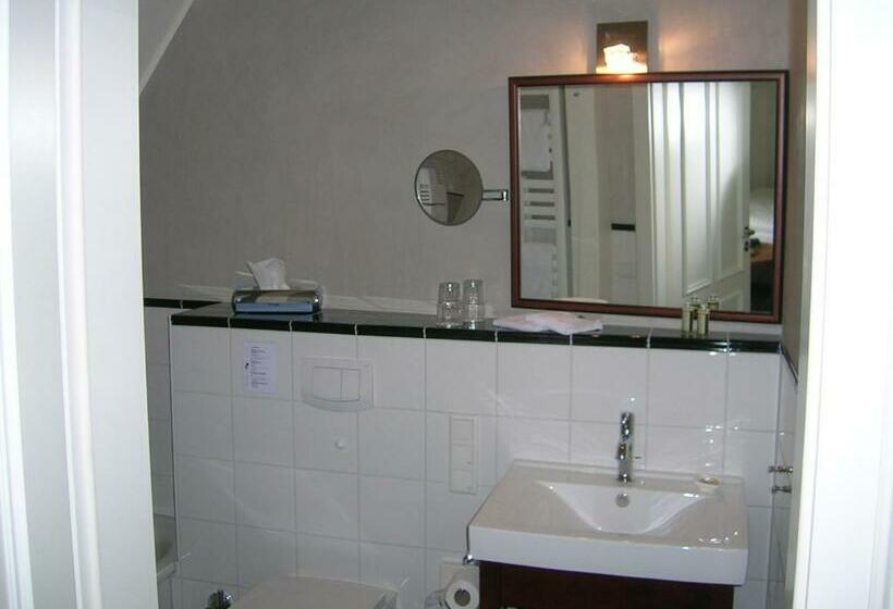 Студия Стандарт, & Café Kleinergrünauer