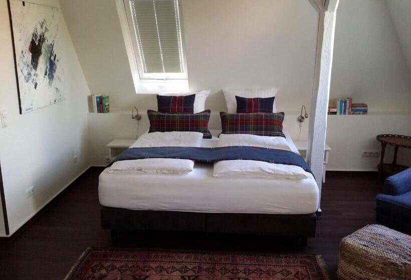 דירת חדר, & Café Kleinergrünauer