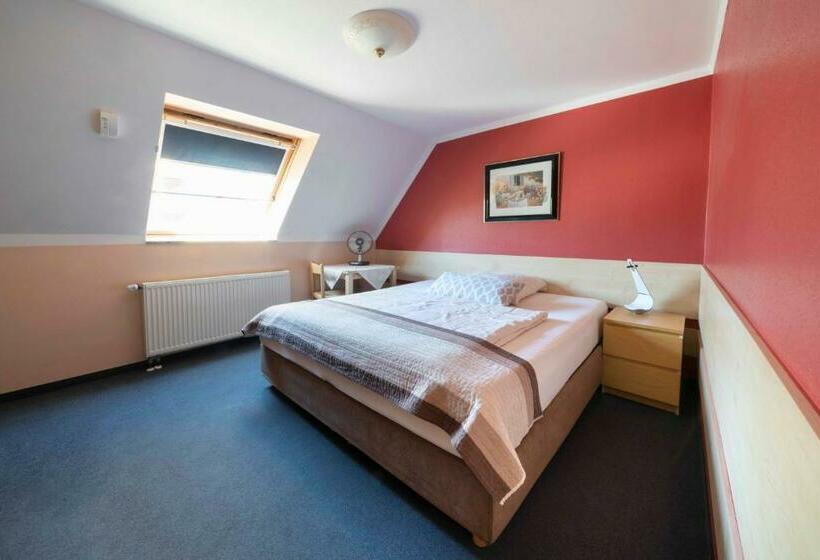 חדר סטנדרט לשלושה, City Hotel Hilden