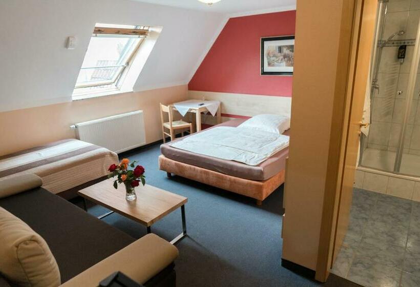Номер Стандарт Трехместный, City Hotel Hilden