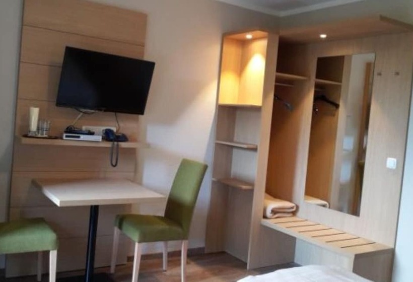 غرفة قياسية فردية, Der Heidkrug