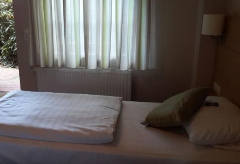 غرفة قياسية فردية, Der Heidkrug