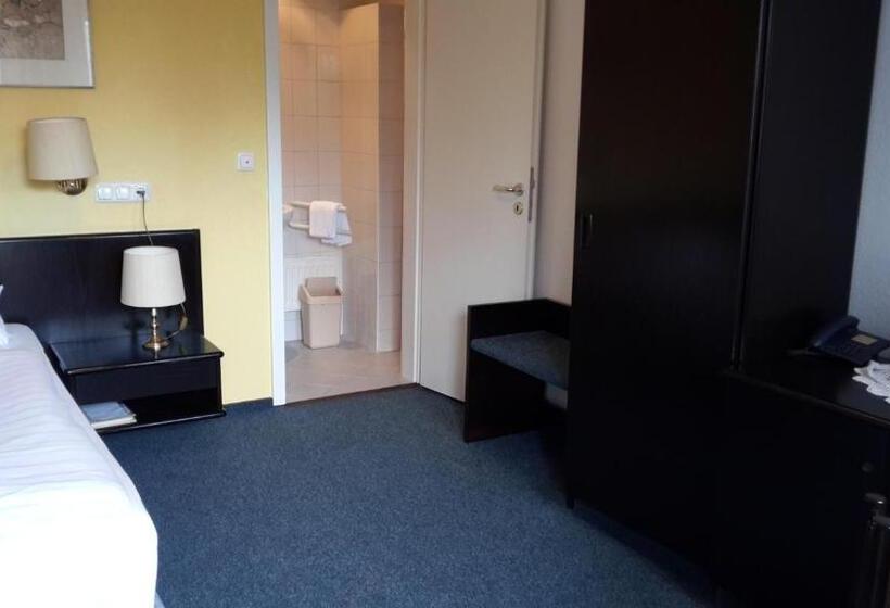 غرفة قياسية فردية, Der Heidkrug