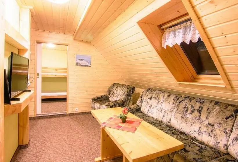 Perhehuone, Ferienhotel Goldhübel