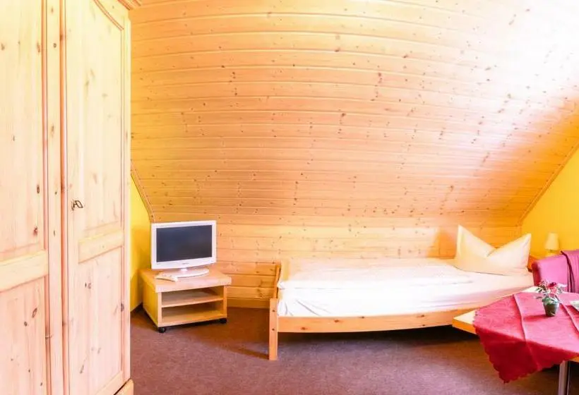 Perhehuone, Ferienhotel Goldhübel