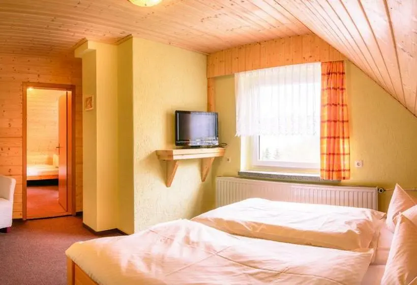 Perhehuone, Ferienhotel Goldhübel