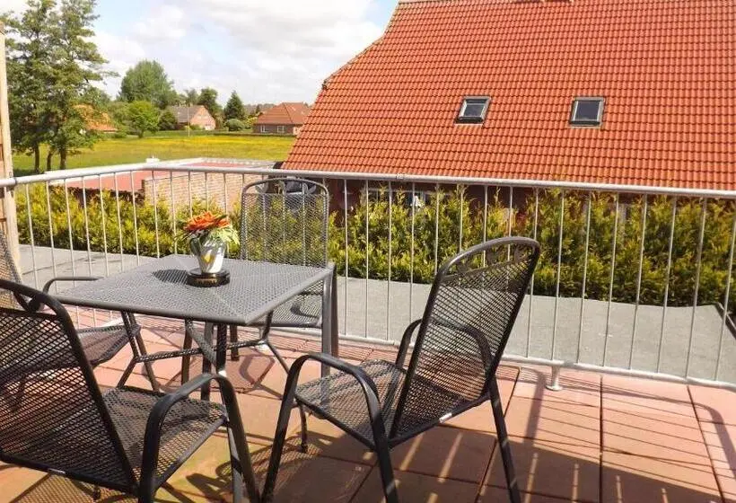 Standard Neljän Hengen Huone, Herbers & Restaurantleon