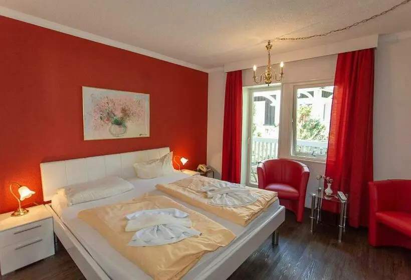 Basic-huone Parveke, Im Schwedischen Hof
