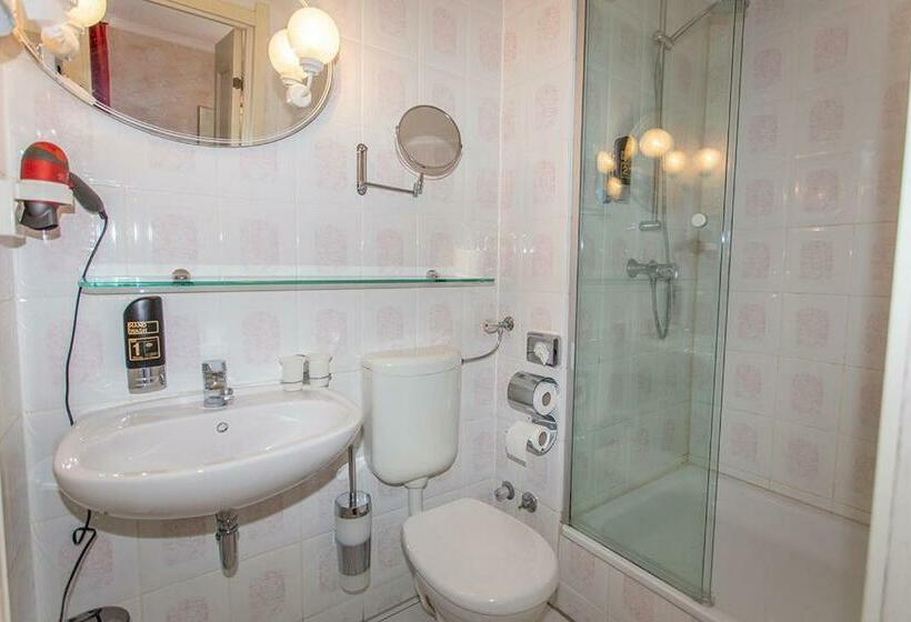 Номер Basic с Балконом, Im Schwedischen Hof