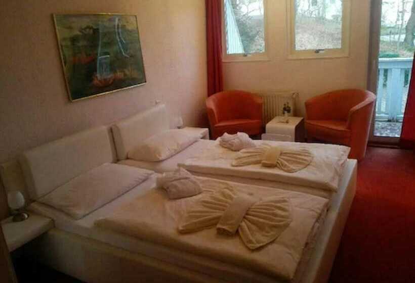 Номер Стандарт с Балконом, Im Schwedischen Hof