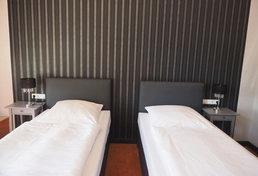 스탠다드 트리플 룸, Kipphut