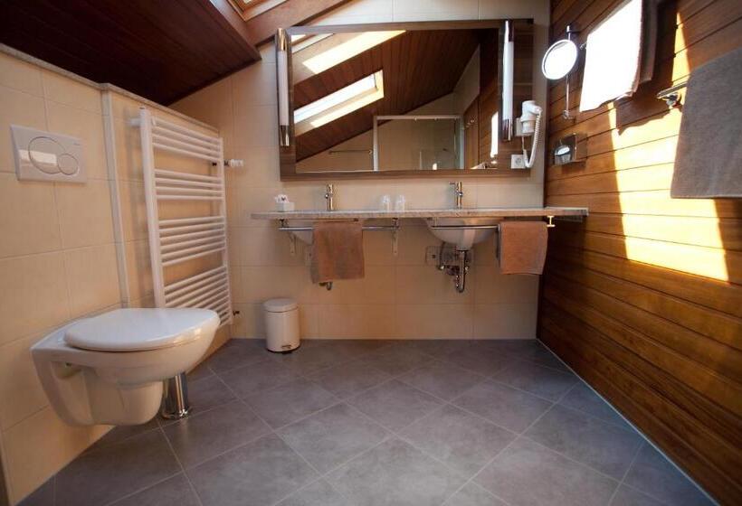 Полулюкс, Knaus Am Hafen