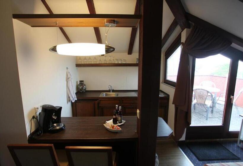 Полулюкс, Knaus Am Hafen