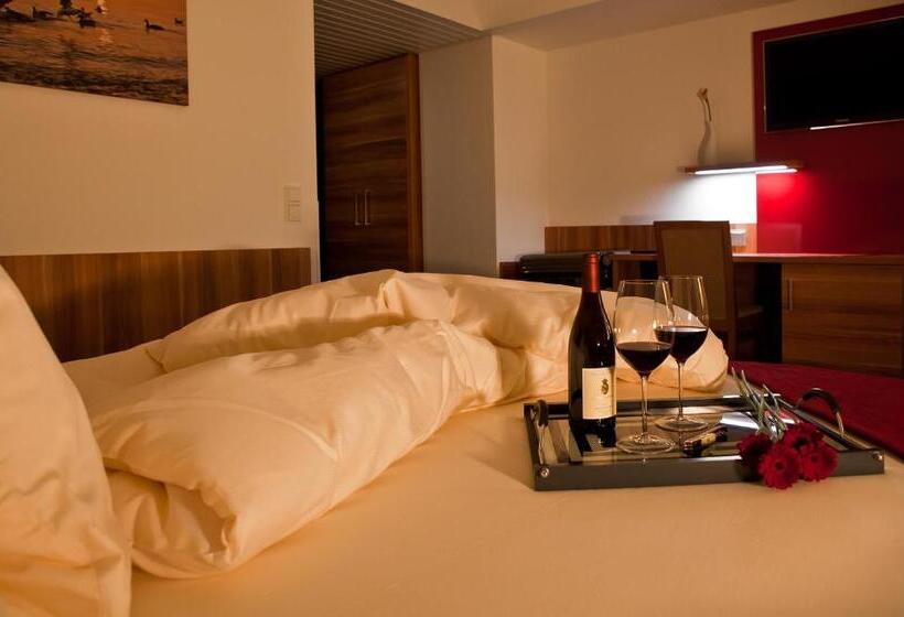 Номер Стандарт, Knaus Am Hafen