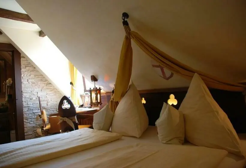 レイクビュースタンダードルーム, Mittelalterhotel Gästehaus Rauchfang