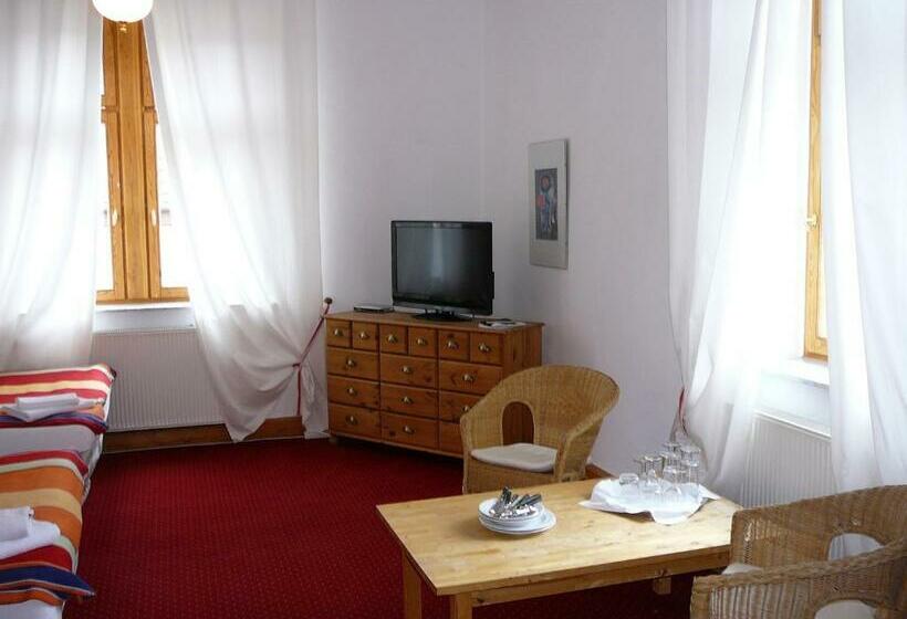 جناح, Park Residenz