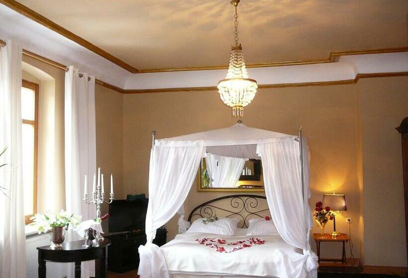 جناح, Park Residenz