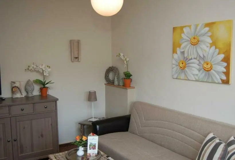 スイート, Ferienwohnungen Cafe Maarblick