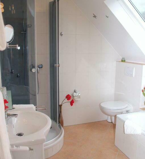 Люкс, Ferienwohnungen Cafe Maarblick