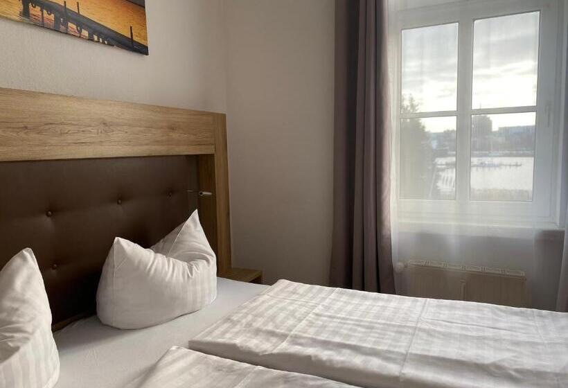 سوئیت با چشمانداز رودخانه, Pension Zum Alten Fahrhaus