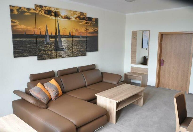 سوئیت با چشمانداز رودخانه, Pension Zum Alten Fahrhaus