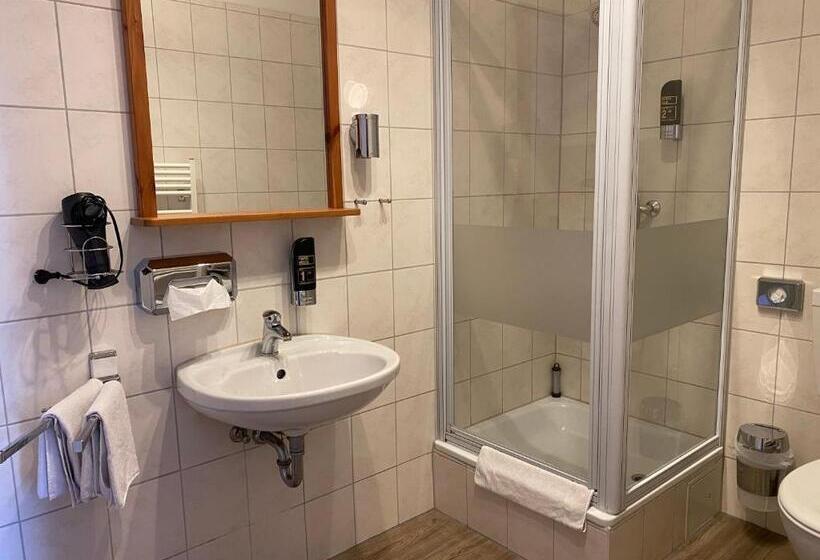 سوئیت با چشمانداز رودخانه, Pension Zum Alten Fahrhaus