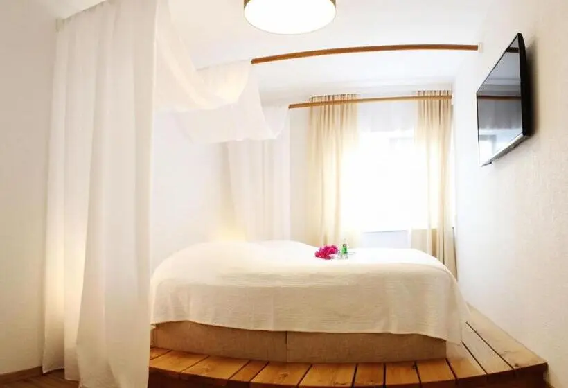 Appartamento con 1 camera da letto vista fiume, R & J