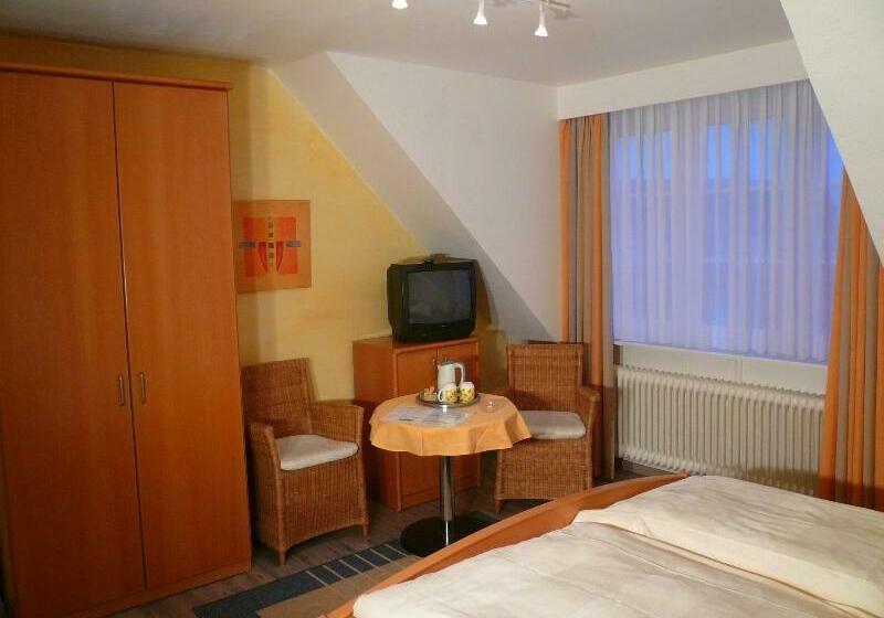 Quarto Estandar Primeiro Andar, Restaurant Nord Stuv