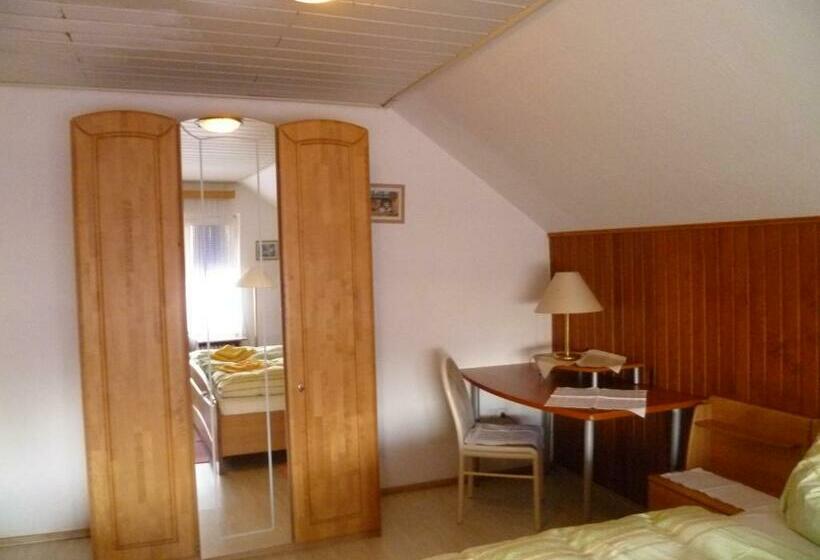 غرفة عائلية, Rotbuche